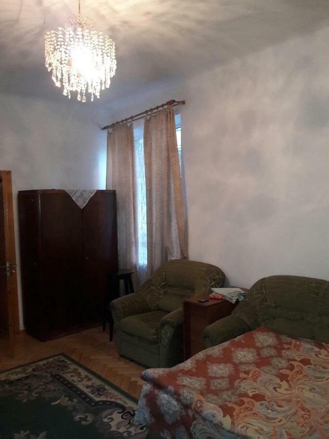 Квартира Між Вокзалом І Центром Lviv Kültér fotó